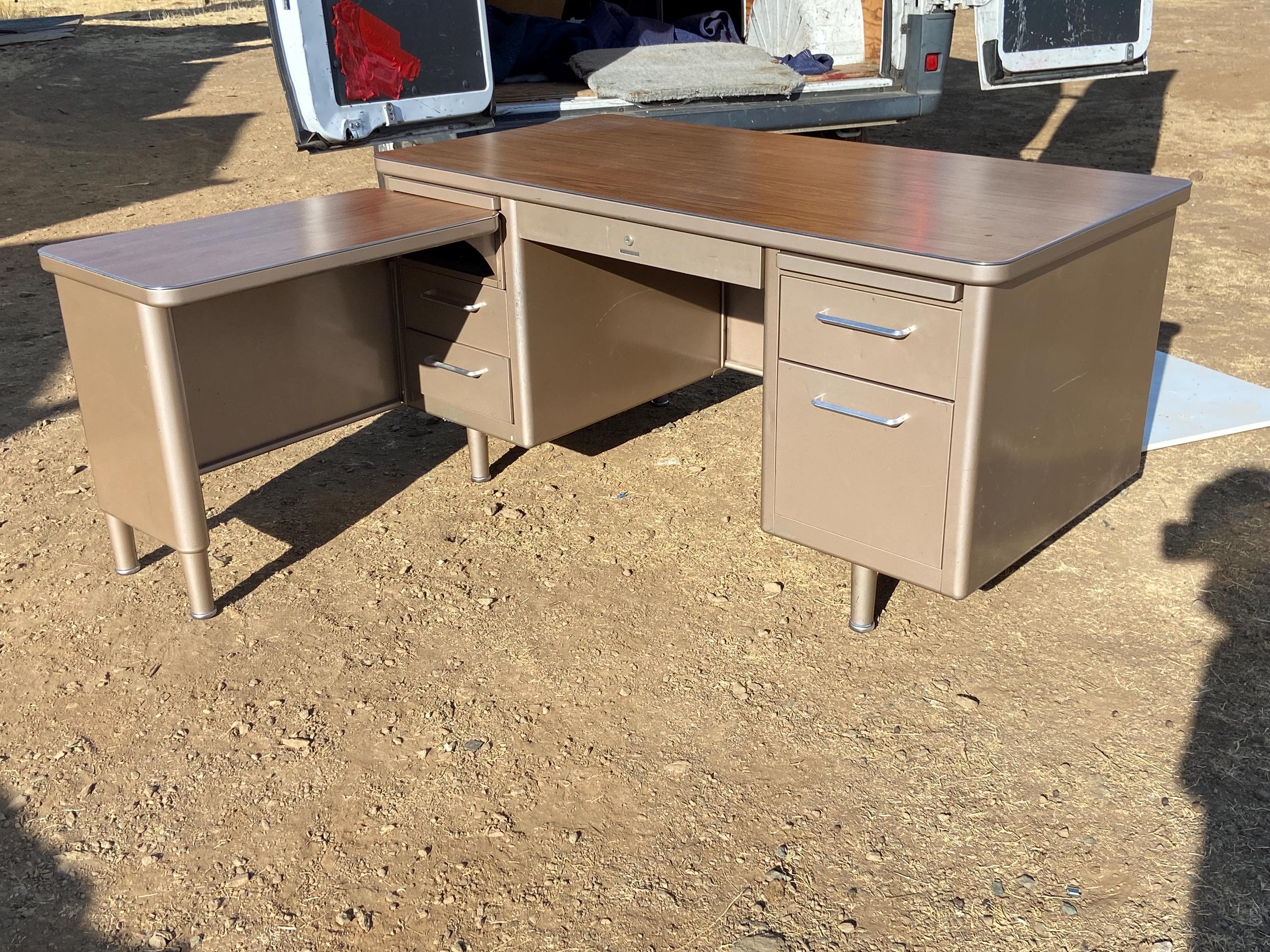 steelcase vintage mid century modern tanker L shape desk - Image 1