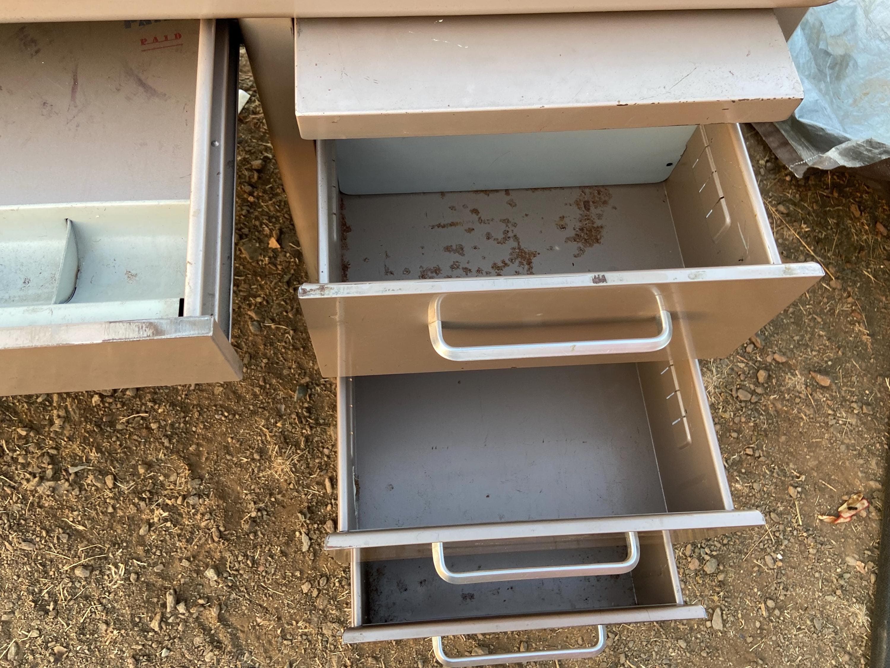 steelcase metal tanker desk needs restoration - Thumbnail 8