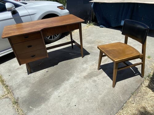 Mainline By Hooker Mid Century Modern writing desk Set And Chair - Thumbnail 4