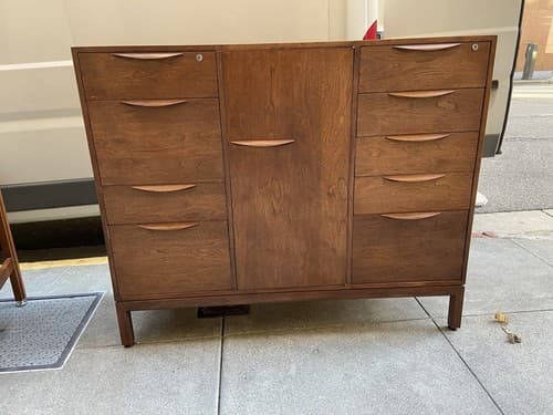 Jens Risom Mid century Modern Walnut Credenza Sideboard Unmarked - Image 1