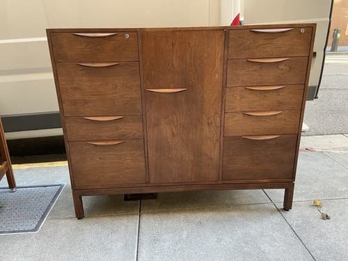 Jens Risom Mid century Modern Walnut Credenza Sideboard Unmarked - Thumbnail 2