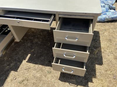 McDowell And Craig Vintage Mid Century Modern Metal Tanker Desk - Thumbnail 11