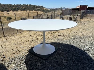 Eero Saarinen Knoll Tulip Style Round Table 60” Laminate Top – Unmarked Damaged - Thumbnail 2