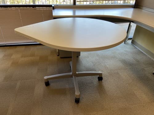 Vintage Modern Tear Drop Herman Miller Relay Work Rolling Tables For Cubicles - Thumbnail 4
