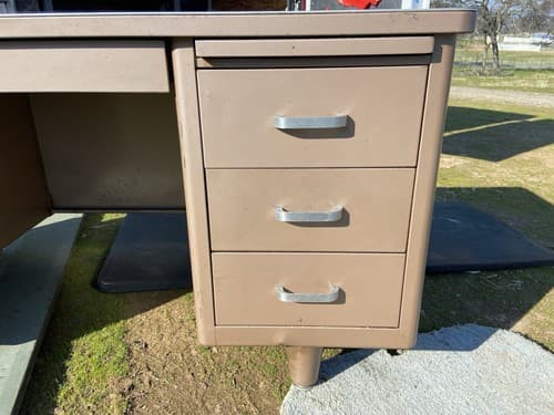 McDowell And Craig Vintage Mid Century Modern Metal Tanker Desk - Thumbnail 6