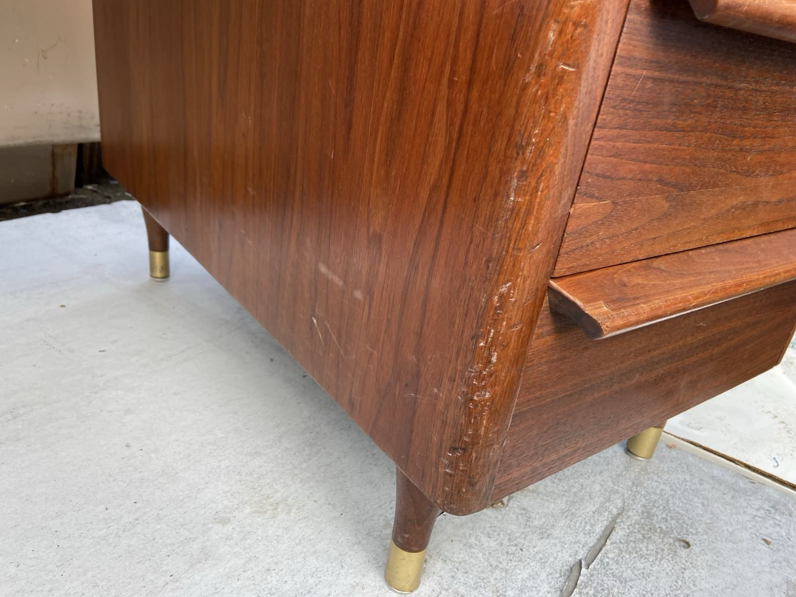 Stow Davis Mid Century Walnut Boomerang Desk needs some refinishing - Thumbnail 24