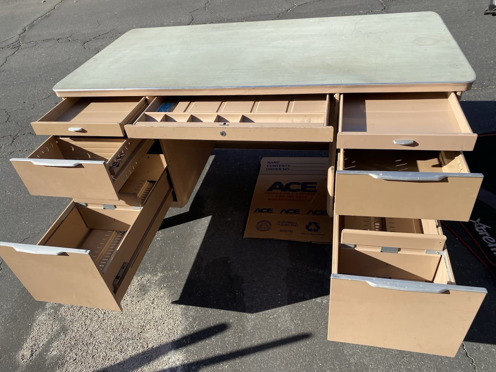 Mid-century Modern General Fireproofing Tanker Desk Mode Maker Vintage Metal - Thumbnail 10