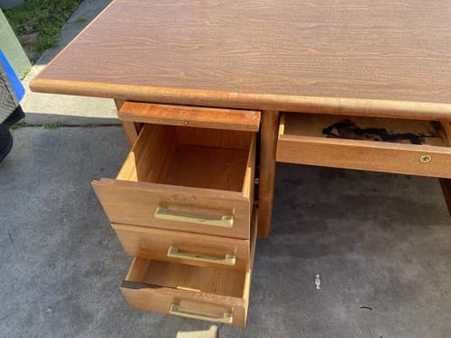 VINTAGE MID-CENTURY MODERN  Executive Wooden Desk - Thumbnail 6