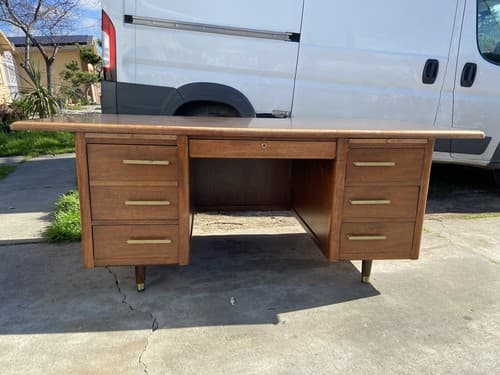 VINTAGE MID-CENTURY MODERN  Executive Wooden Desk - Thumbnail 4
