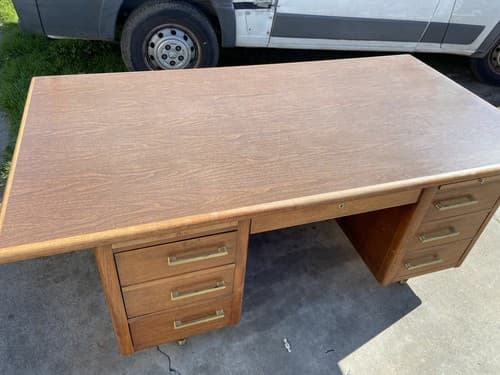 VINTAGE MID-CENTURY MODERN  Executive Wooden Desk - Thumbnail 16