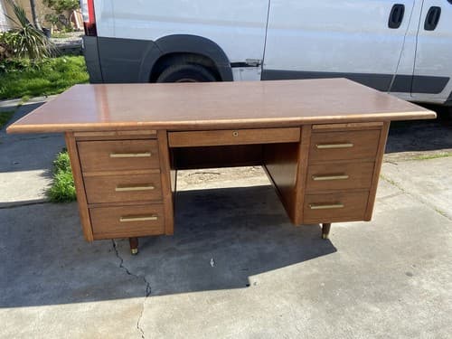 VINTAGE MID-CENTURY MODERN  Executive Wooden Desk - Thumbnail 19