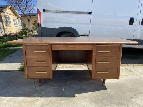 VINTAGE MID-CENTURY MODERN  Executive Wooden Desk - Thumbnail 18