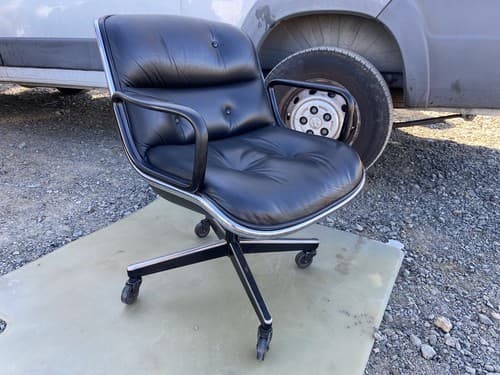 Knoll Charles Pollock Executive Chairs Black Leather Missing Button 4 Available - Thumbnail 9