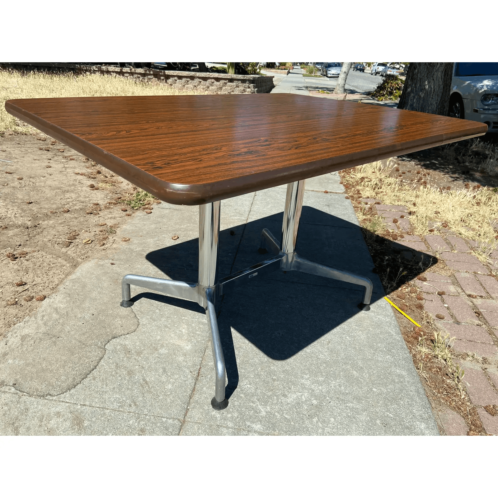 Vintage Herman Miller style small retro table - Image 1