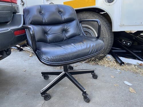 Vintage Charles Pollock for Knoll Black Leather Executive Rolling Chair MCM - Image 1