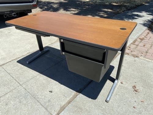 Mid Century Modern Group  Executive George Nelson Herman Miller  Desk - Thumbnail 2