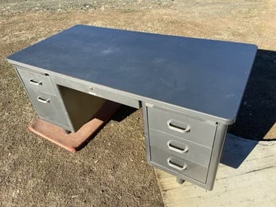 Vintage McDowell And Craig  Steel Tanker Desk Table - Thumbnail 5