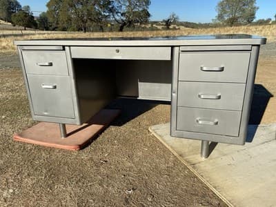 Vintage McDowell And Craig  Steel Tanker Desk Table - Thumbnail 17