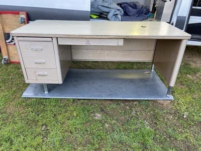 Vintage Mid Century Modern Steelcase Tanker Desk 72”/30”/29” - Thumbnail 11