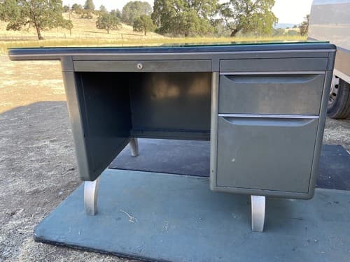 Vintage General Fireproofing Co. Tanker Desk Table- Mid Century - Thumbnail 12
