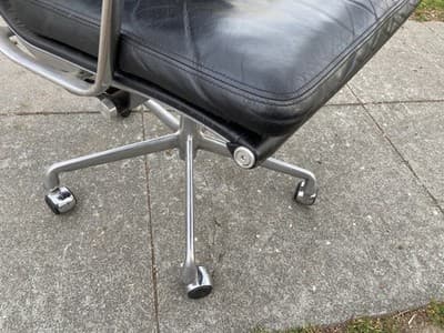 Vintage Mid Century Herman Miller Soft Pad Executive  Black Leather Desk Chair - Thumbnail 4