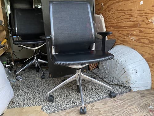 Vitra Meda Desk Chairs in Black Leather & Mesh by Alberto Meda - Thumbnail 17