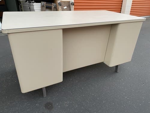 The General Fireproofing Vintage Mid Century Modern Metal Tanker Desk - Thumbnail 3