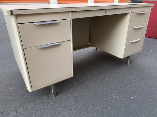 The General Fireproofing Vintage Mid Century Modern Metal Tanker Desk - Thumbnail 5