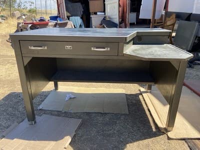 Mid-century Modern General Fireproofing Tanker Desk - Thumbnail 15