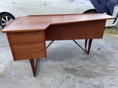 Peter Løvig Nielsen for Hedensted Møbelfabrik MCM Danish Teak Boomerang Desk - Thumbnail 7