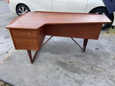 Peter Løvig Nielsen for Hedensted Møbelfabrik MCM Danish Teak Boomerang Desk - Thumbnail 3