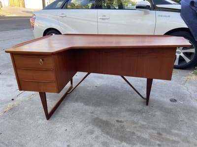 Peter Løvig Nielsen for Hedensted Møbelfabrik MCM Danish Teak Boomerang Desk - Thumbnail 6