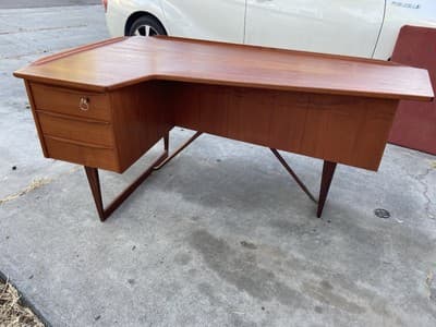 Peter Løvig Nielsen for Hedensted Møbelfabrik MCM Danish Teak Boomerang Desk - Thumbnail 16