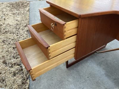 Peter Løvig Nielsen for Hedensted Møbelfabrik MCM Danish Teak Boomerang Desk - Thumbnail 23