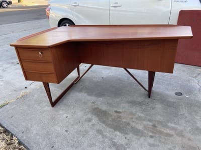 Peter Løvig Nielsen for Hedensted Møbelfabrik MCM Danish Teak Boomerang Desk - Thumbnail 24