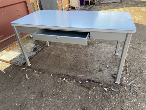 Shaw Walker Vintage Mid Century Modern Metal Tanker Desk. - Thumbnail 5