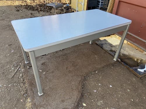 Shaw Walker Vintage Mid Century Modern Metal Tanker Desk. - Thumbnail 8