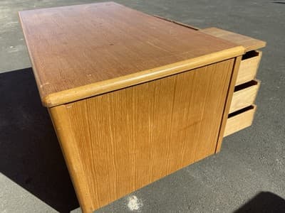 Vintage Mid Century Modern Wooden Desk by Jasper Furniture. - Thumbnail 9