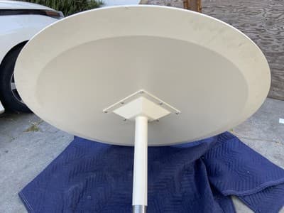 Blu Dot Sprout Round Pedestal Dining Table - Thumbnail 19