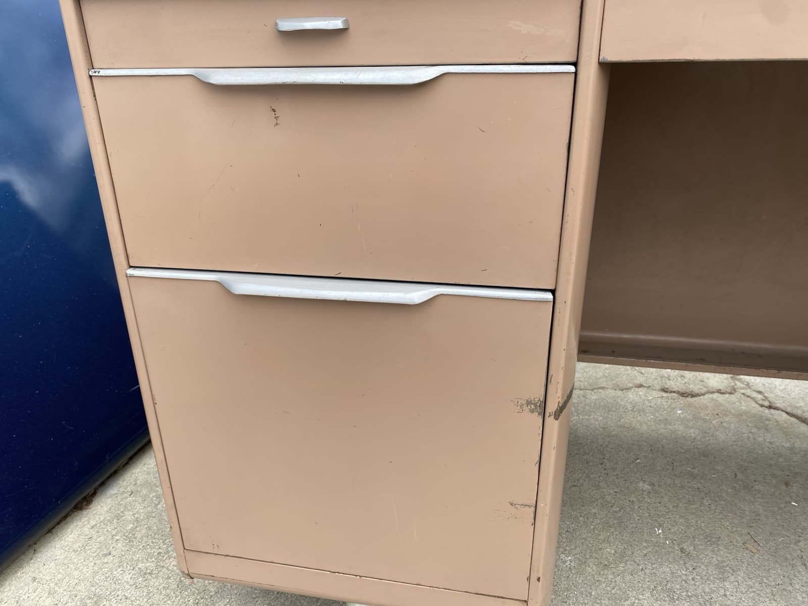 Mid-century Modern General Fireproofing Tanker Desk Mode Maker Vintage Metal - Thumbnail 9