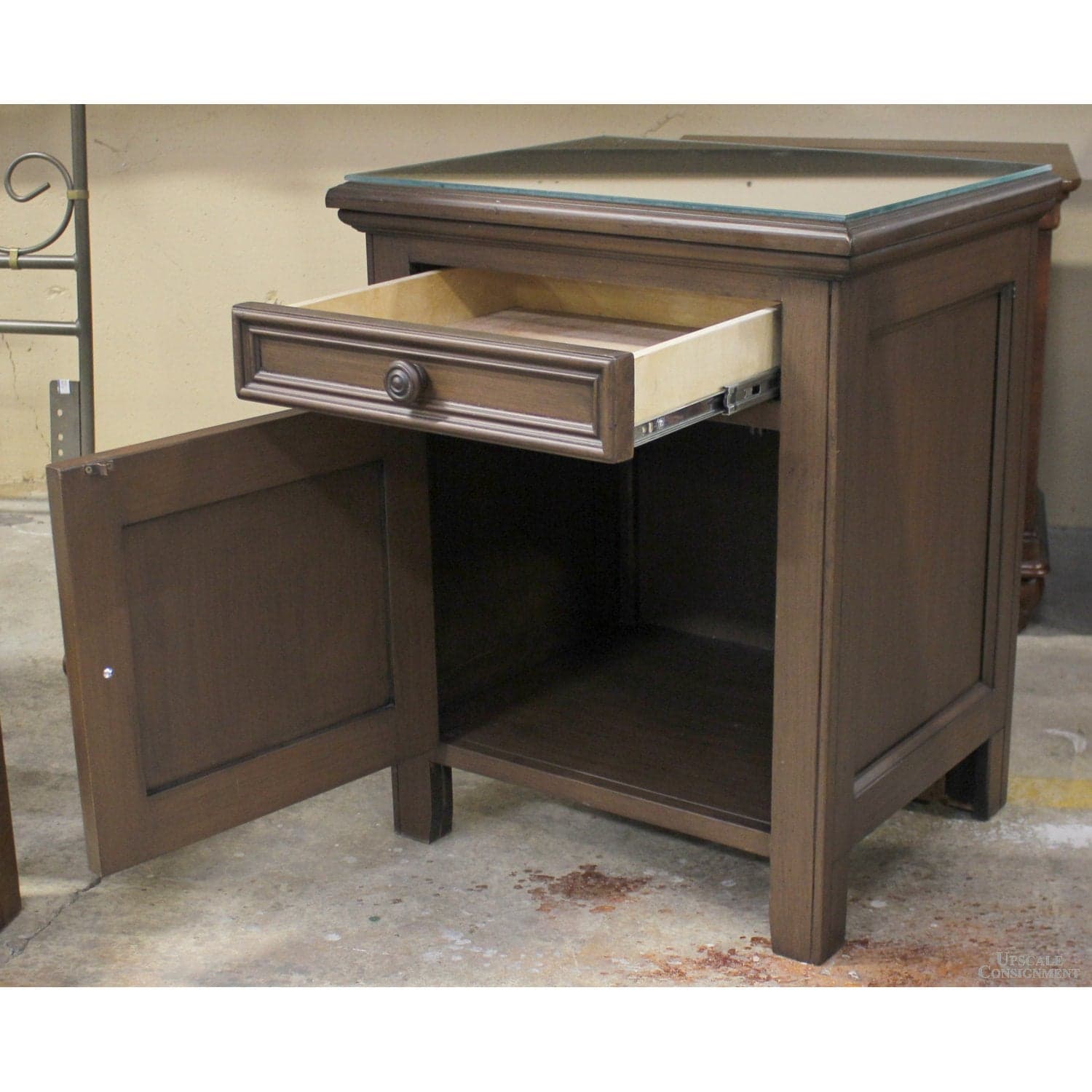 North American Wood Furniture Nightstand w/Cabinet - Brown - Thumbnail 3