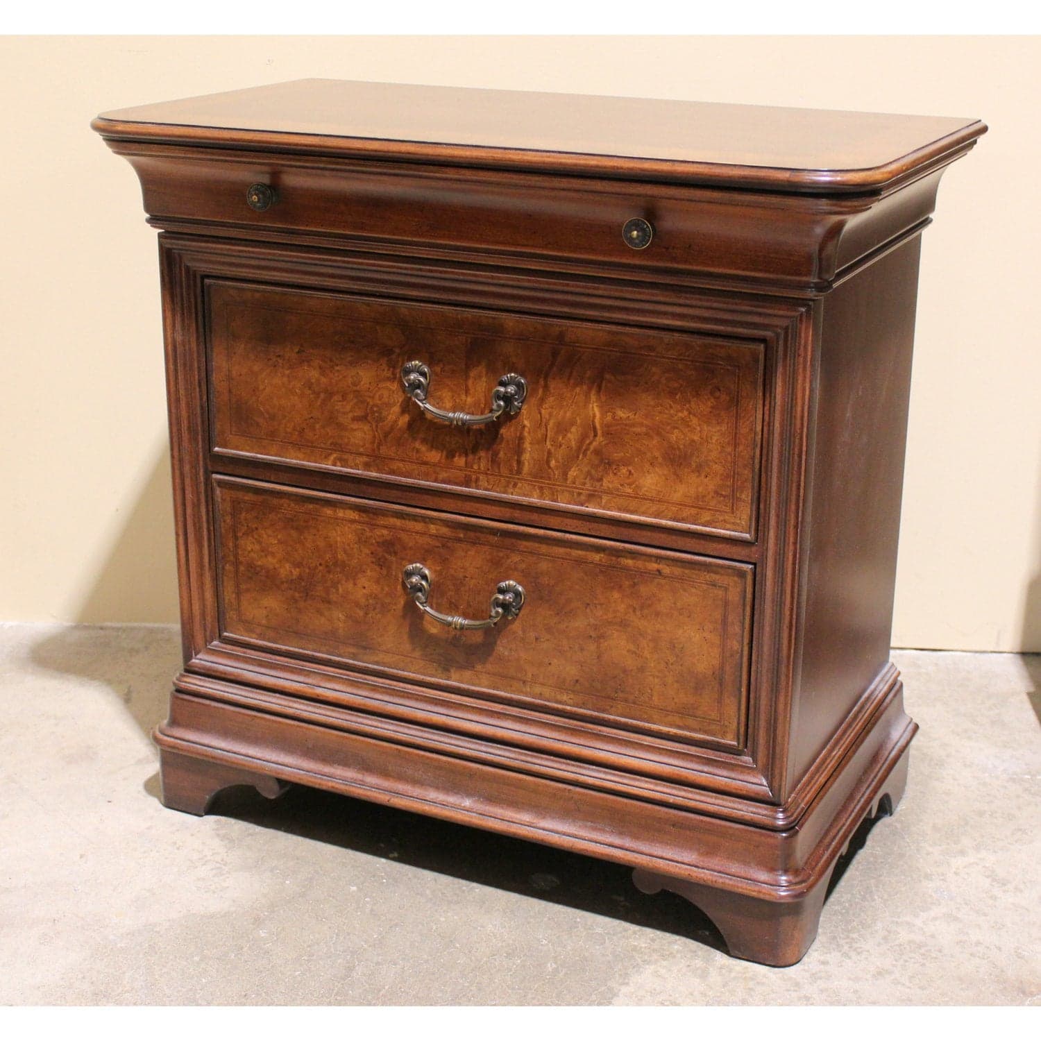 Thomasville Cherry Nightstand - Cherry - Thumbnail 3