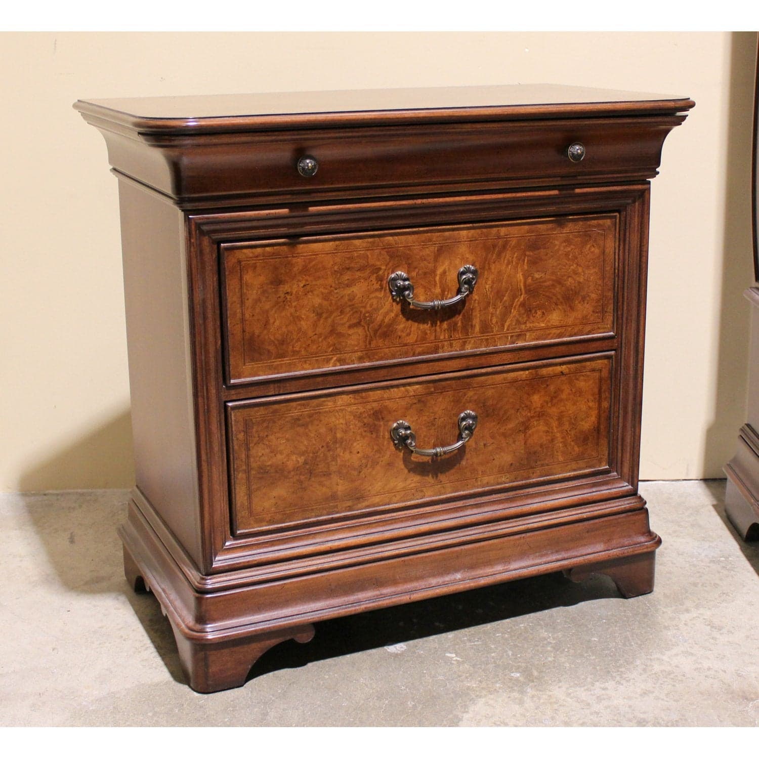 Thomasville Cherry Nightstand - Cherry - Thumbnail 2
