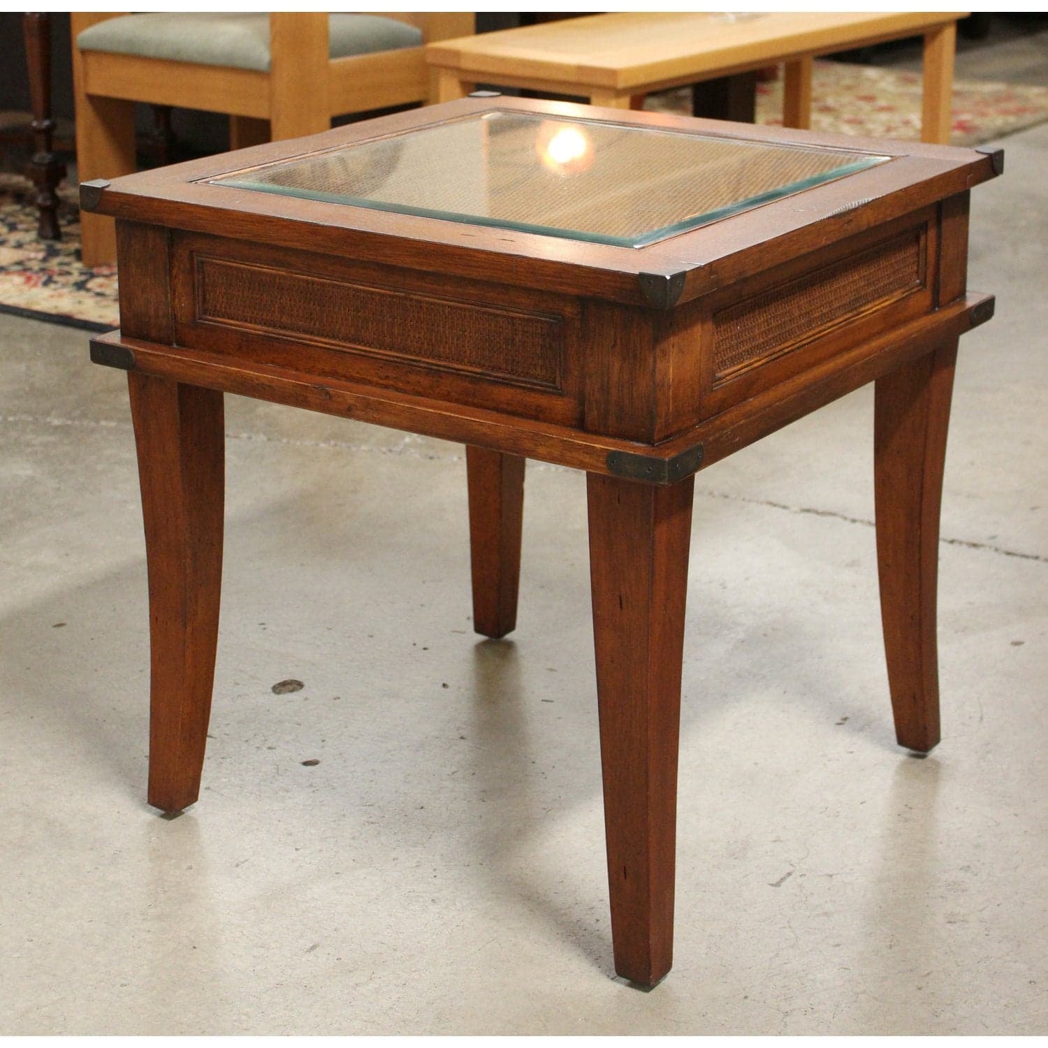 Square End Table w/Woven Top & Side Accents - Mahogany - Thumbnail 3