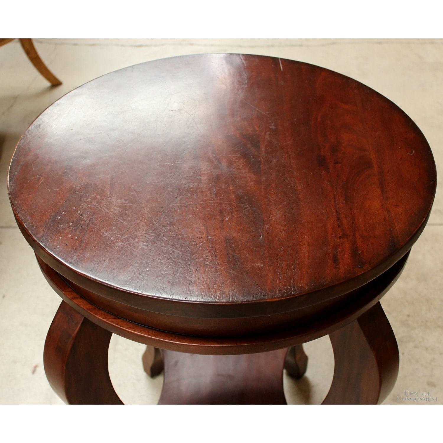 Round Mahogany End Table w/Curved Legs - Mahogany - Thumbnail 3