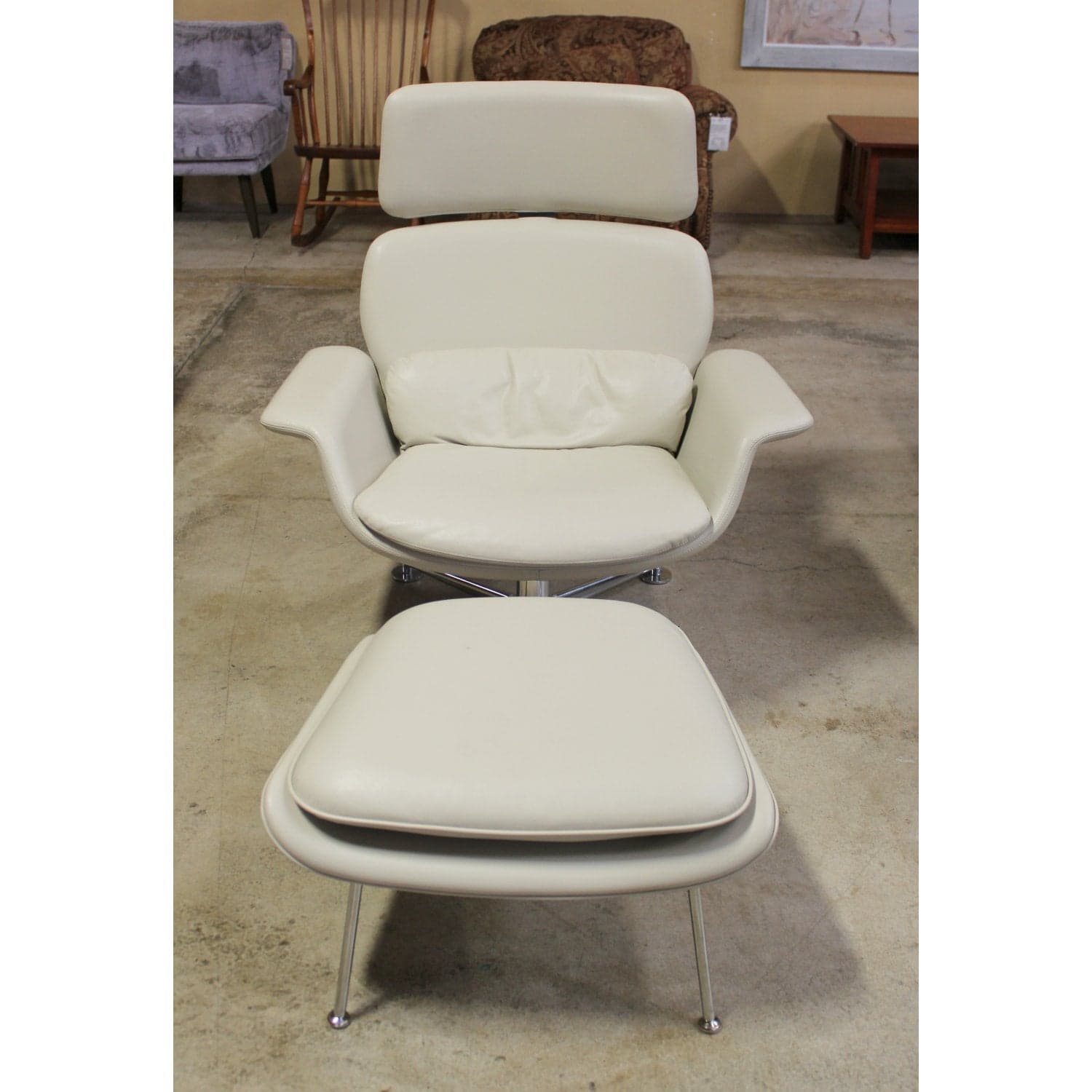 Knoll Swivel High Back Lounge Chair w/ Ottoman - Beige - Thumbnail 2