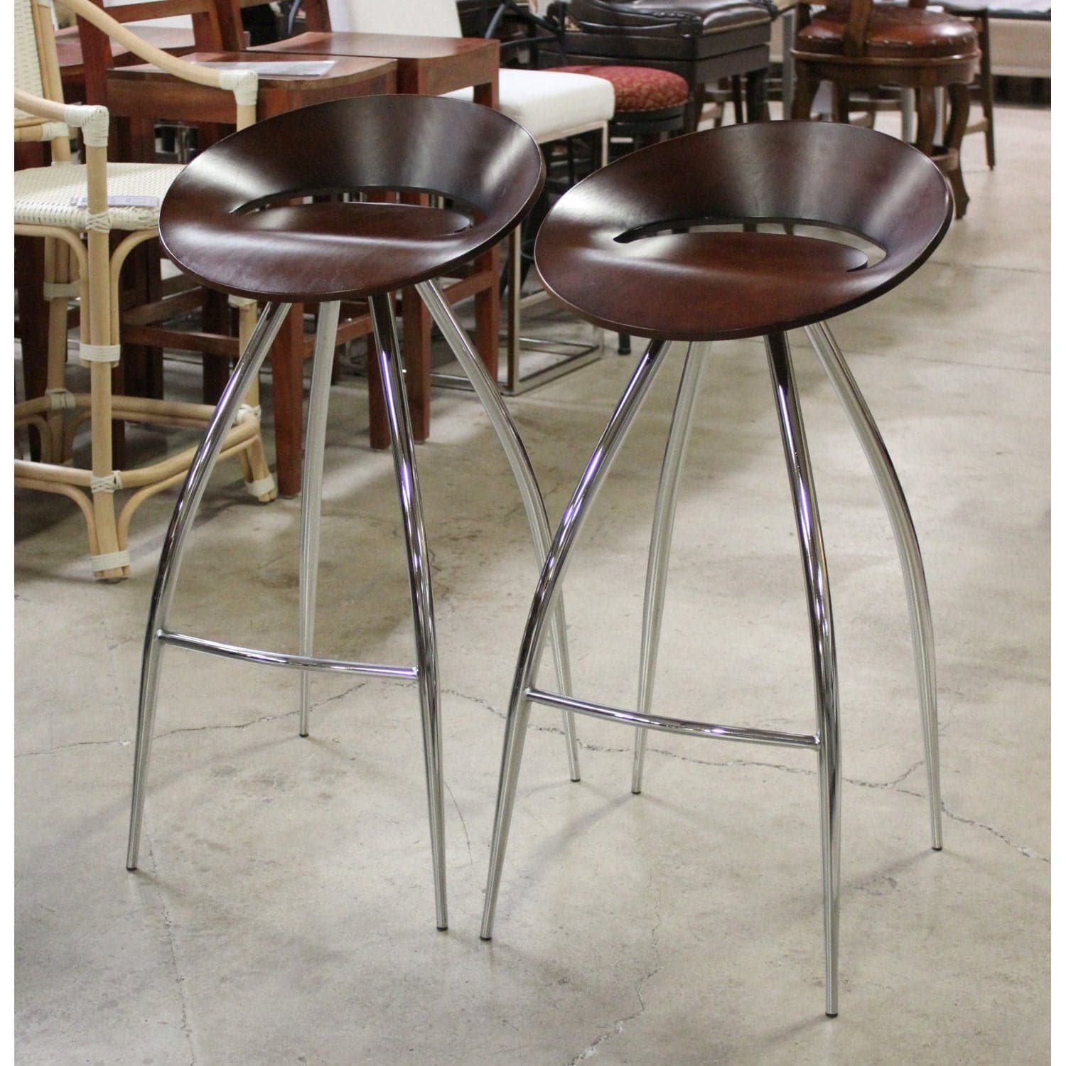 Design Group Italia Pair of Lyra Bar Stools - Mahogany Finish - Thumbnail 3