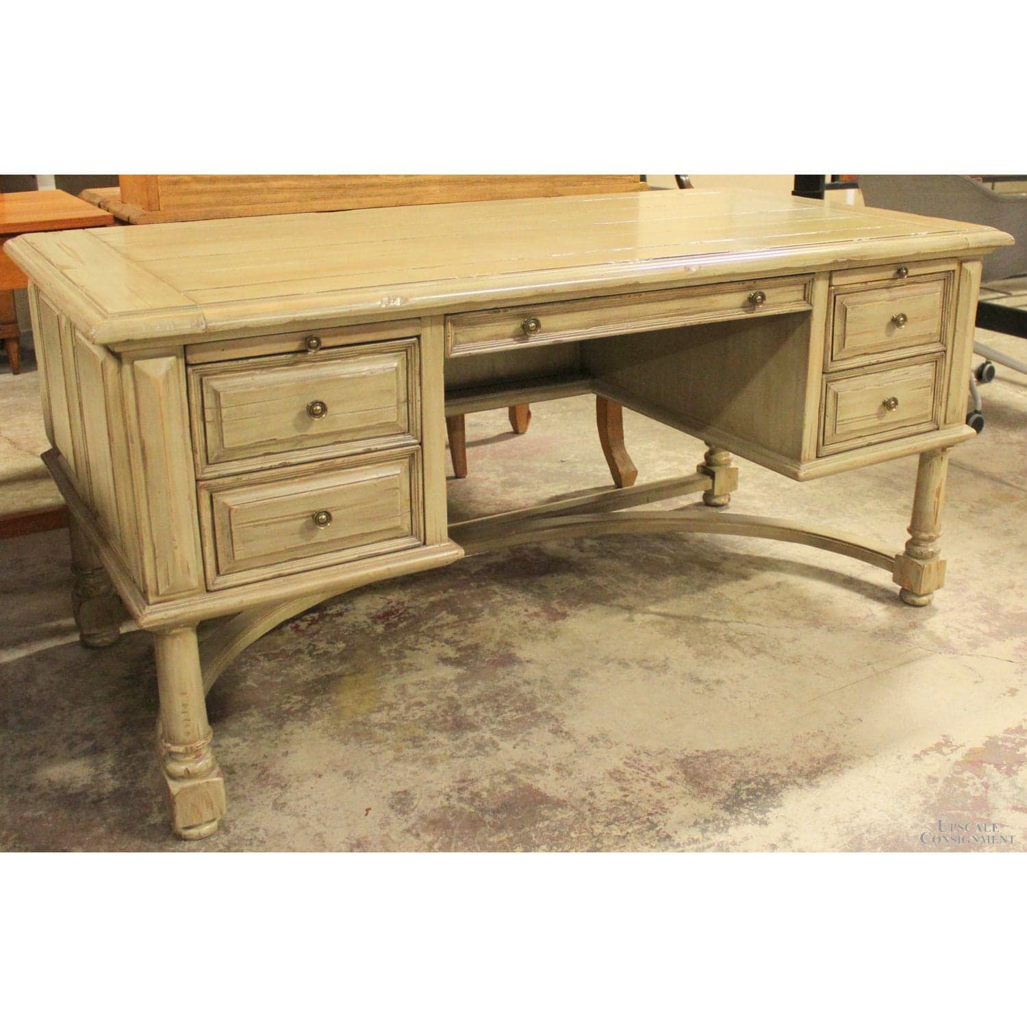 Lorts Executive Desk - Gray - Thumbnail 2