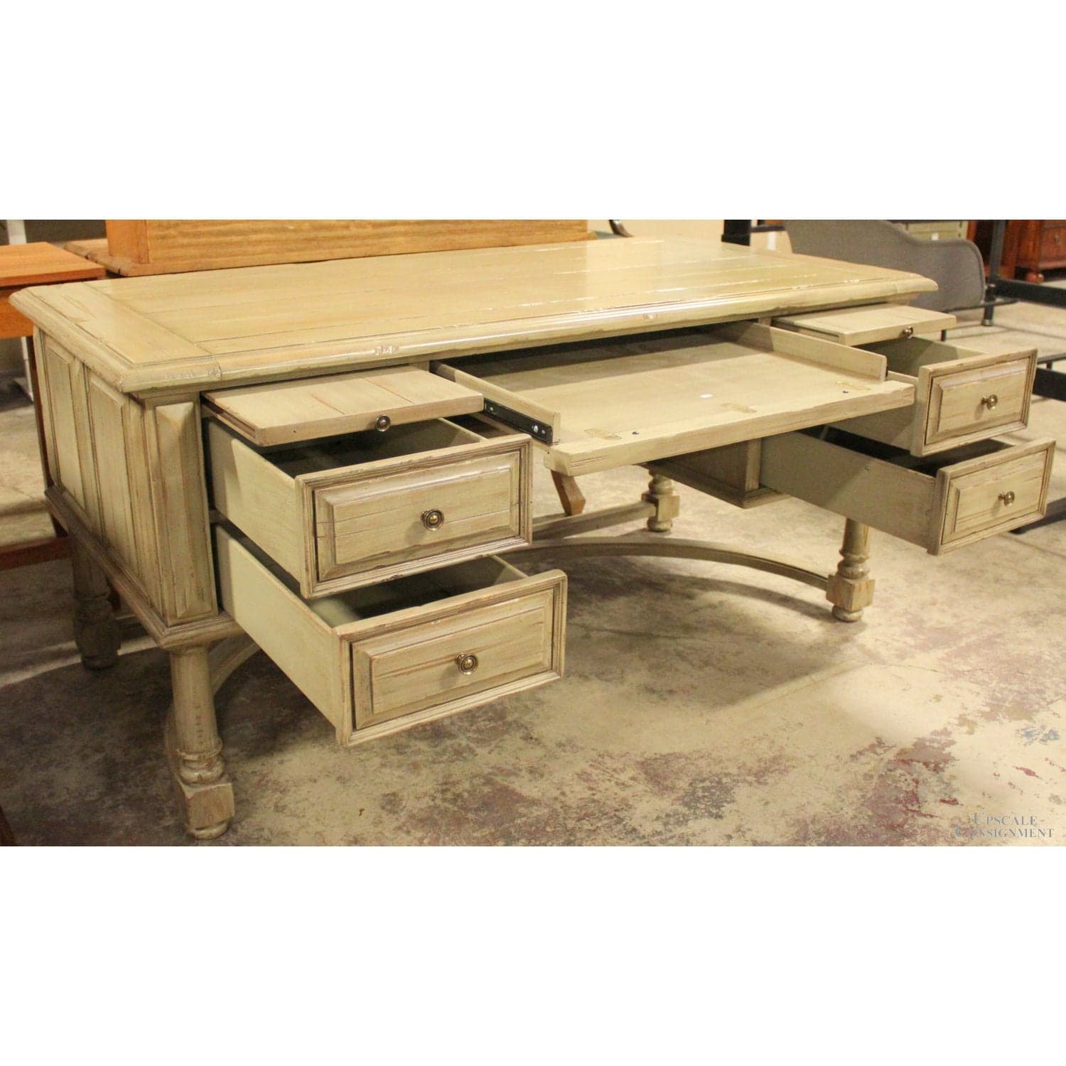 Lorts Executive Desk - Gray - Thumbnail 4