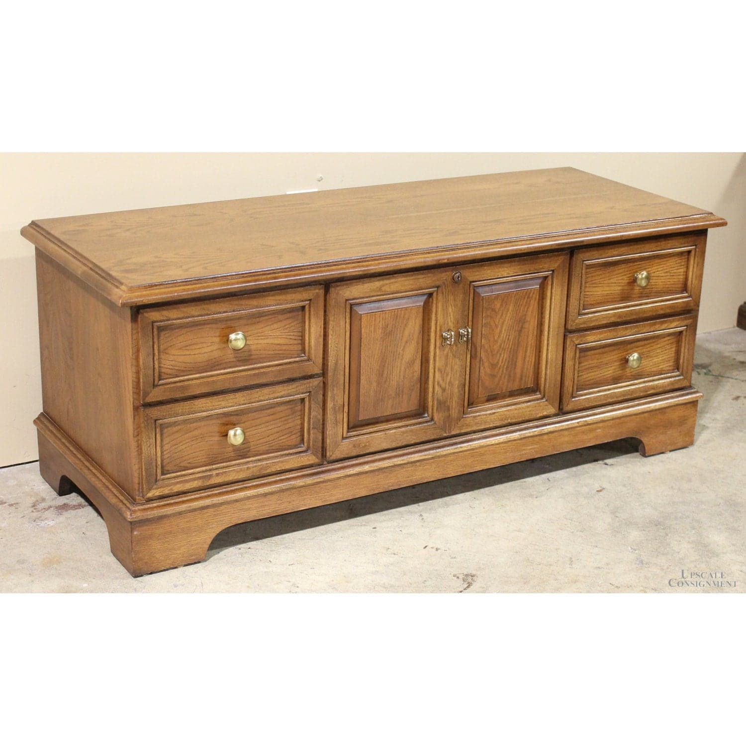 Lane Cedar Lined Oak Chest - Thumbnail 3